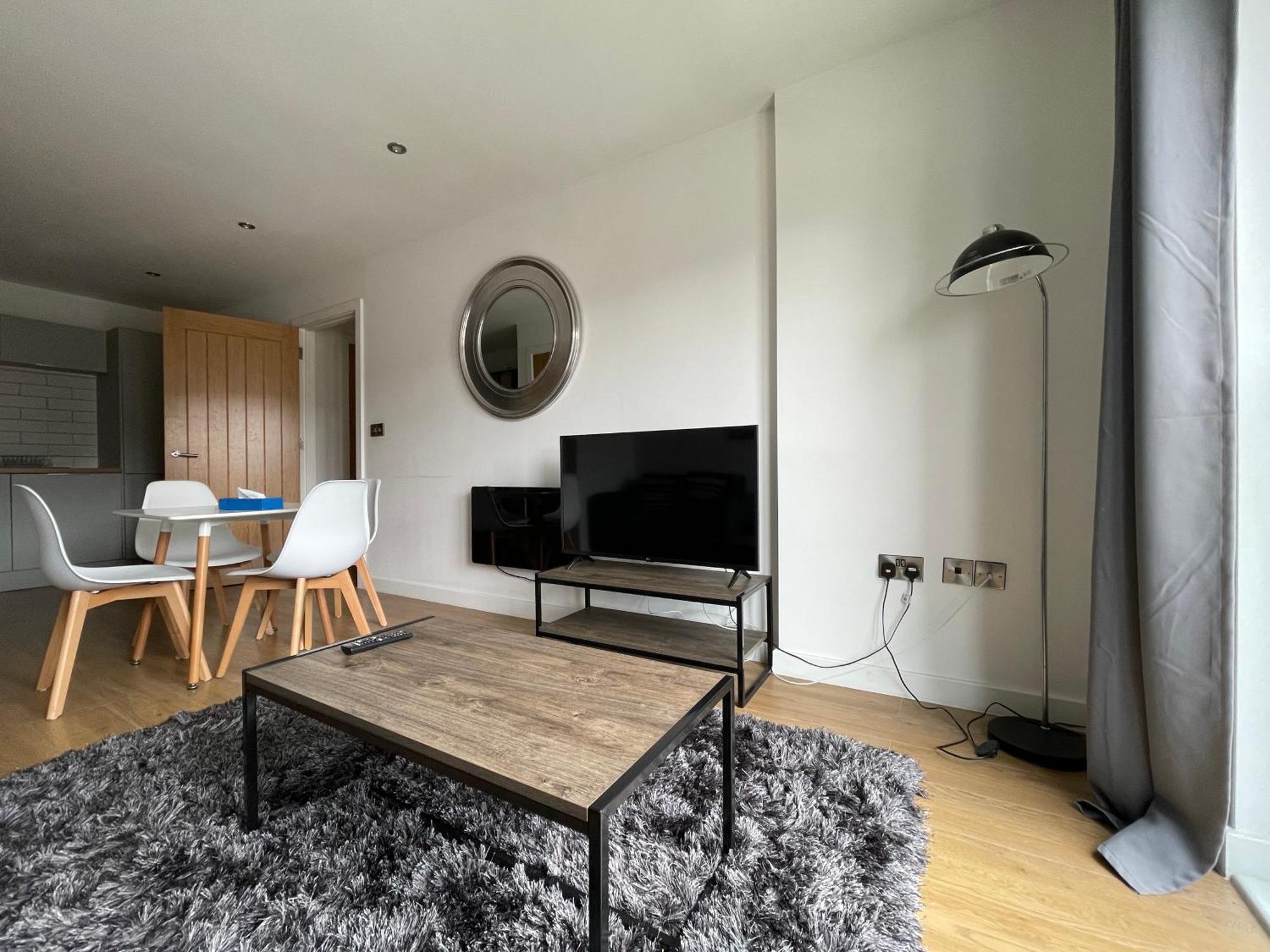 שפילד Stylish And Modern 2Br Apartment With Parking מראה חיצוני תמונה